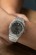 Audemars Piguet 15454 Fosted Gold Replica Watch Grey Dial 37mm - Image 6