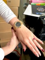 Audemars Piguet Replica Watches Royal Oak 67653OR Women Quartz Movement 34mm - Image 5