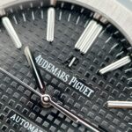 Audemars Piguet Replica Watch Royal Oak 15400ST Black Dial Rubber Strap 41mm - Image 4