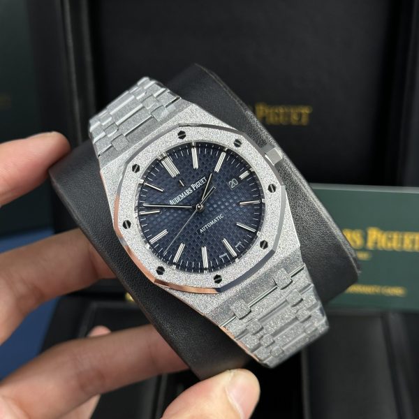 Dong-Ho-Audemars-Piguet-Royal-Oak-15410-Frosted-Gold-Rep-11-Cao-Cap-Mat-Xanh-APS-Factory-41mm-1.jpg Audemars Piguet Royal Oak 15410 Frosted Gold Best Replica Watch Blue Dial APS Factory 41mm - Image 1