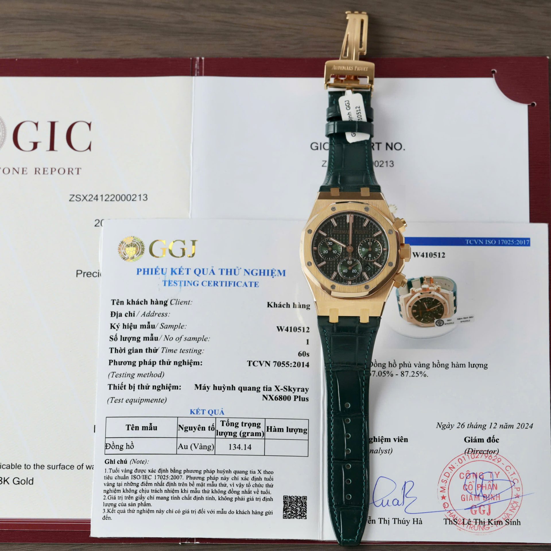 Dong-Ho-Audemars-Piguet-Royal-Oak-26240OR-Mau-Xanh-La-Cay-Che-Tac-Boc-Vang-That-41mm-8.jpg Audemars Piguet Copies Watch Royal Oak 26240OR Green Dial Custom Gold Wrapped 41mm - Image 1