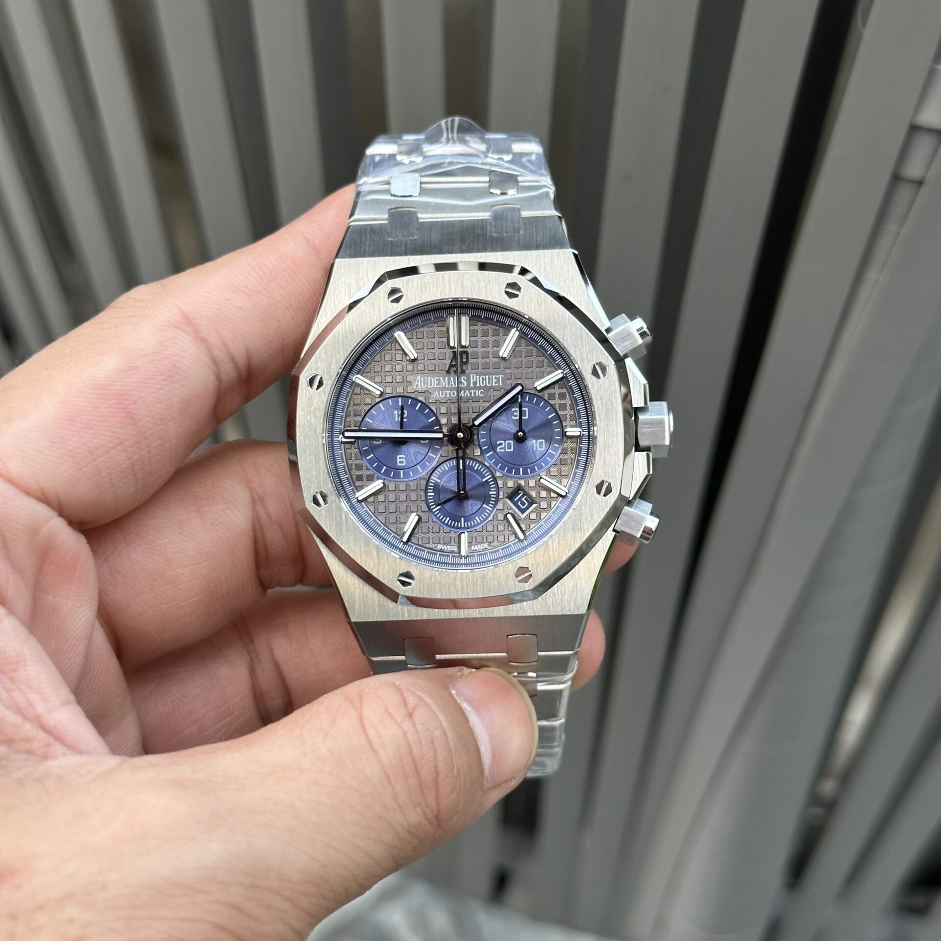 Dong-Ho-Audemars-Piguet-Royal-Oak-26331-Replica-Cao-Cap-APS-41mm-4.jpg Audemars Piguet Royal Oak 26331 Replica Watch APS Factory 41mm - Image 1