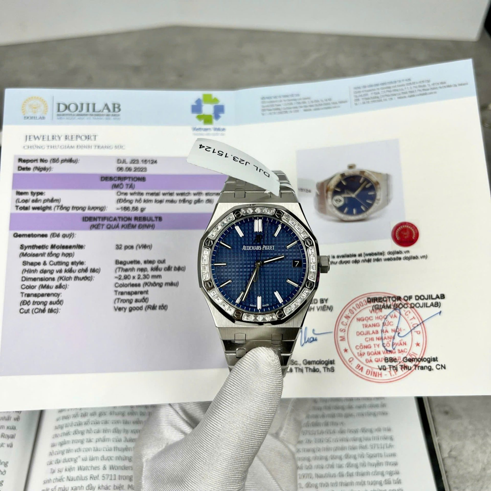 Dong-Ho-Audemars-Piguet-Royal-Oak-Dinh-Kim-Moissanite-AP15500-41mm-1.jpg Audemars Piguet Replica Watch Royal Oak 15500 Dial Blue Custom Moissanite Diamonds 41mm - Image 1