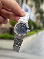 Audemars Piguet Replica Watch Royal Oak Blue Dial Metal Wire 34mm - Image 2