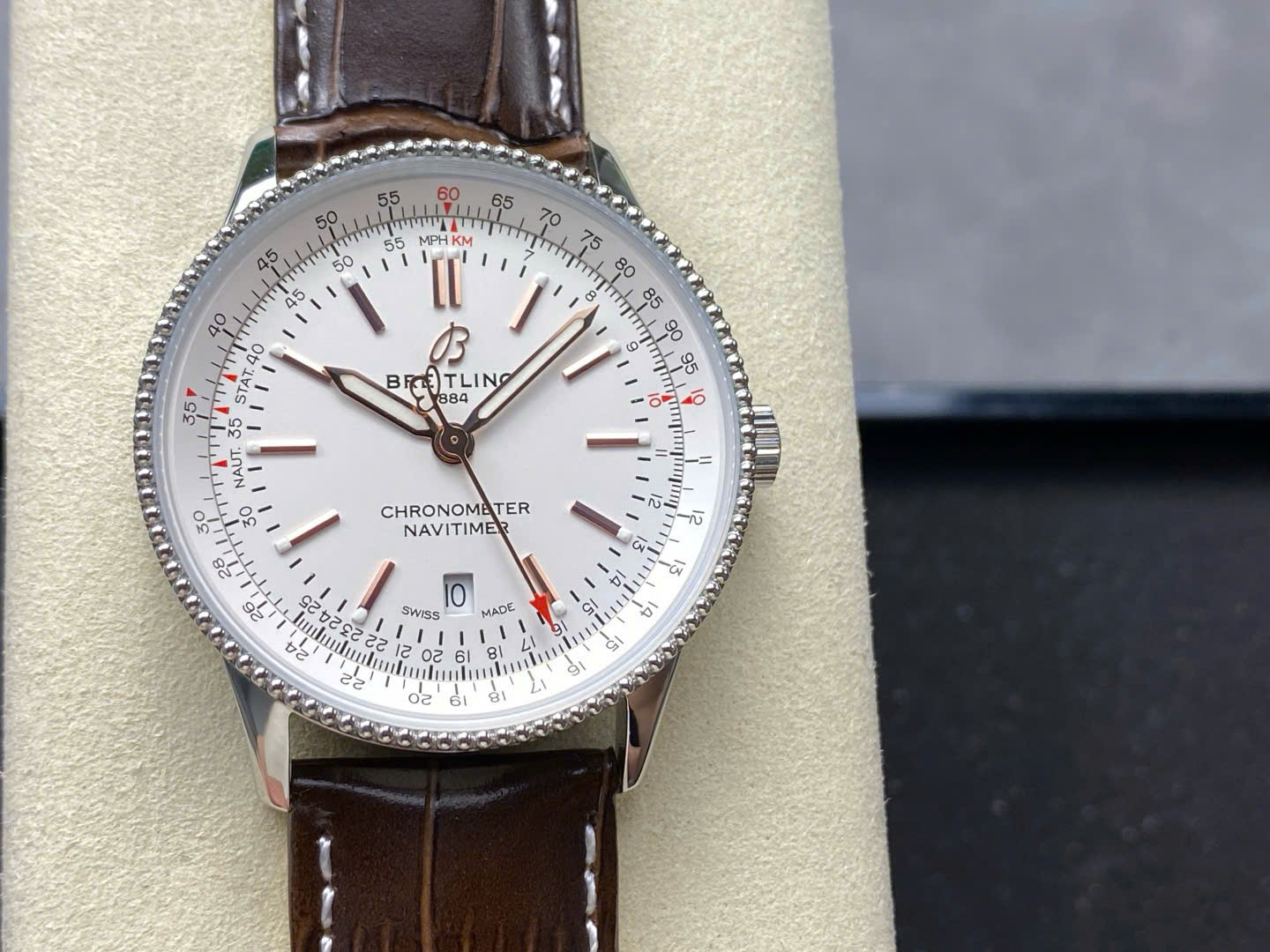 Dong-Ho-Breitling-Navitimer-Nam-Day-Da-Mau-Nau-Replica-Xuong-BLS-41mm-8.jpg Breitling Navitimer Best Replica Watch Brown Leather Strap BLS Factory 41mm - Image 1