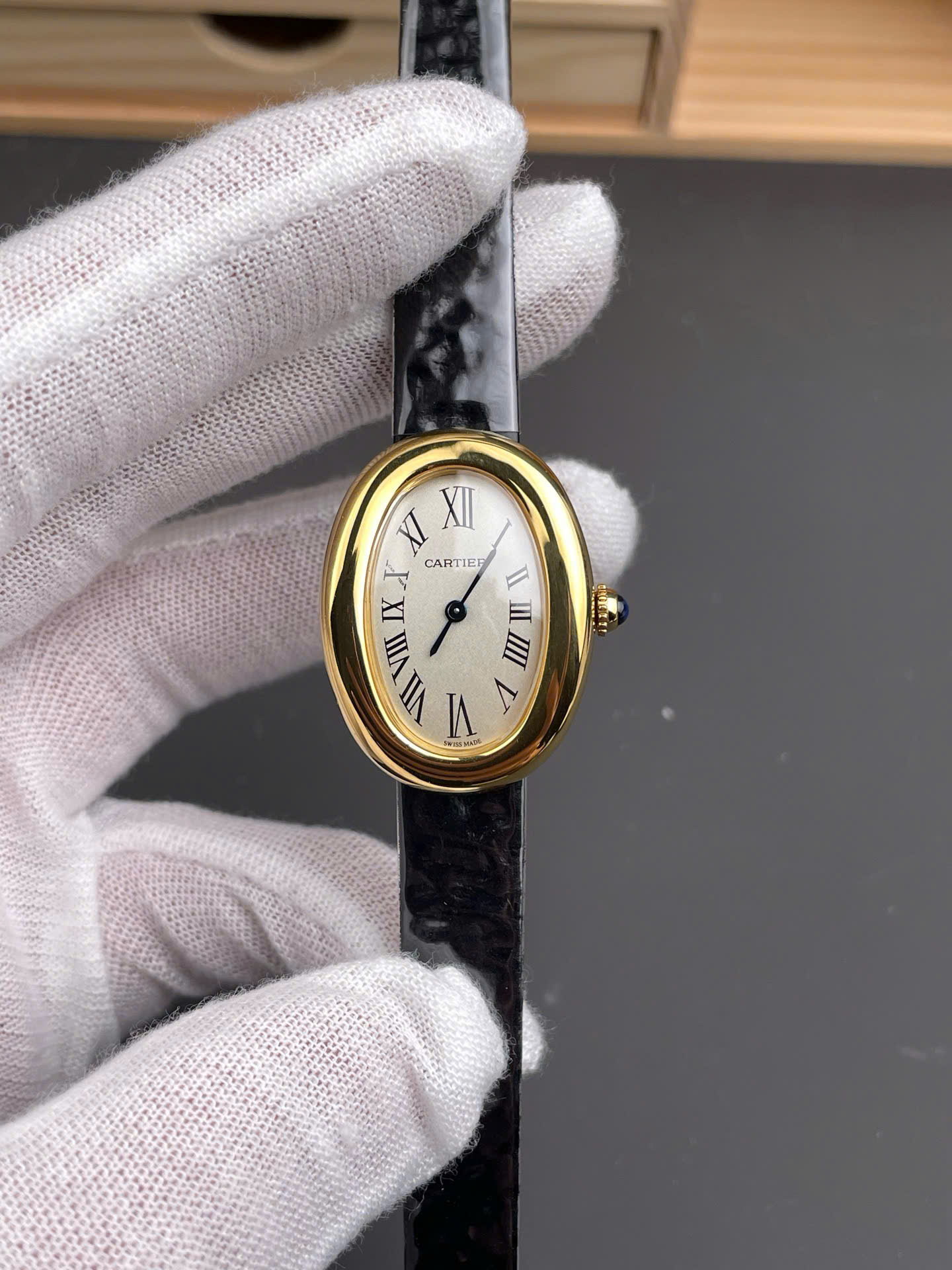 Dong-Ho-Cartier-Baignoire-WGBA0017-Replica-Cao-Cap-Nu-Day-Da-AF-Factory-246x187mm-8.jpg Cartier Baignoire WGBA0017 Replica Watches Women Leather Strap AF Factory 24.6×18.7mm - Image 1