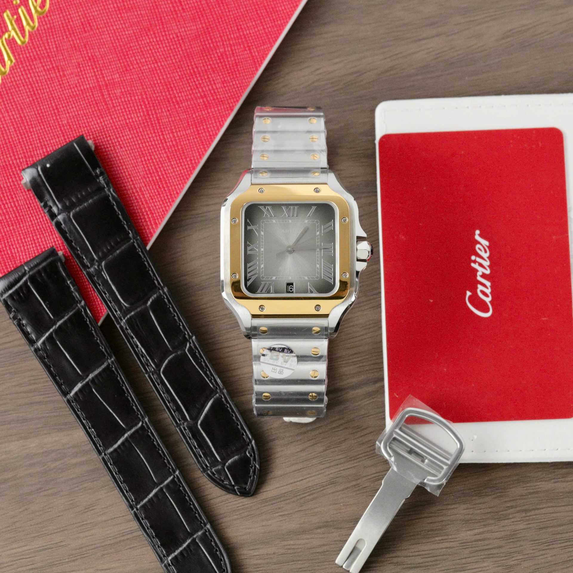 Dong-Ho-Cartier-Santos-CRW2SA0030-Replica-11-Mat-Xam-Nha-May-BV-39-9.jpg Cartier Santos CRW2SA0030 Replica Watch Gray Dial BV Factory 39.8mm - Image 1