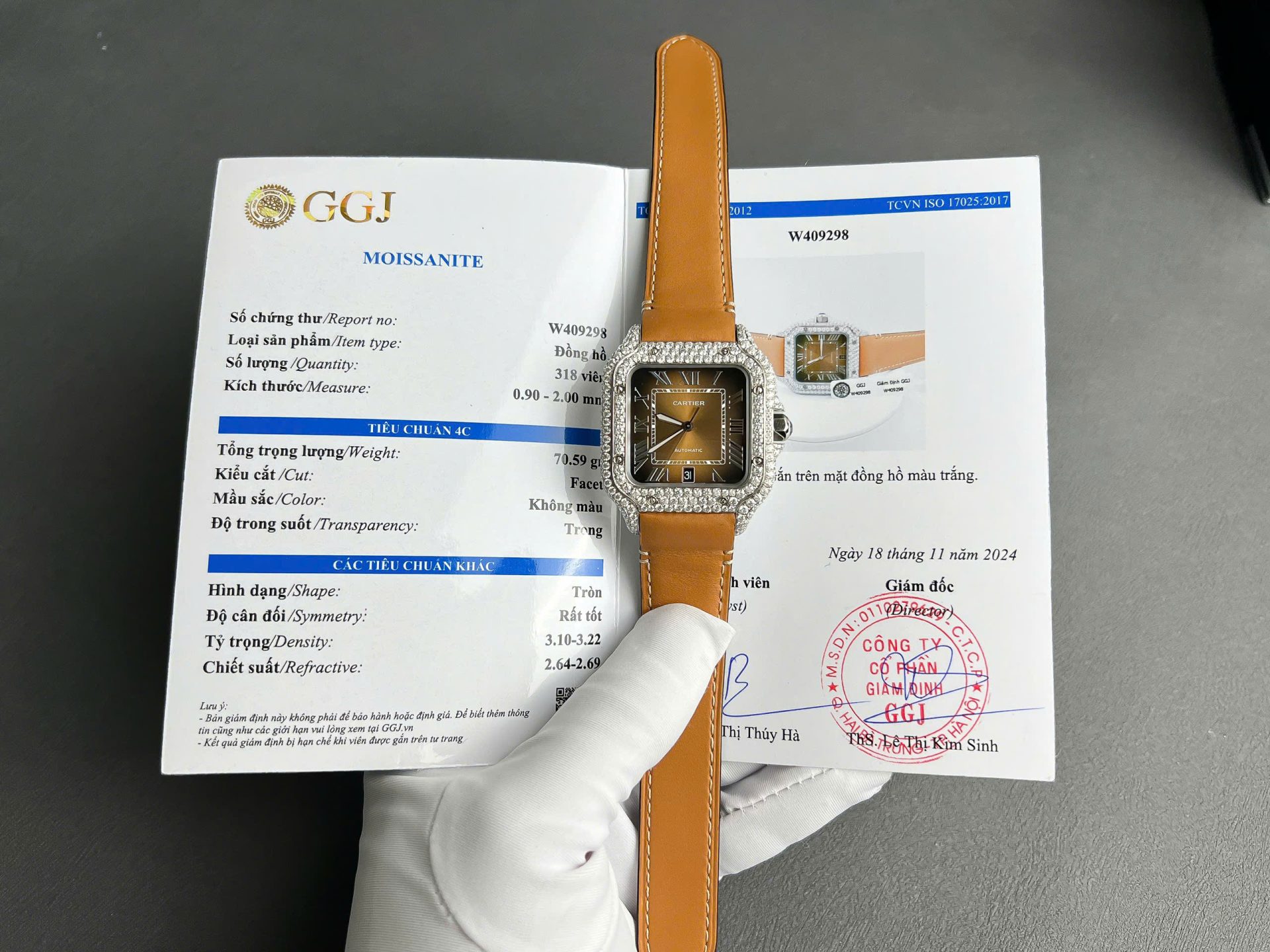 Dong-Ho-Cartier-Santos-Mat-Nau-Che-Tac-Dinh-Kim-Cuong-Moissanite-Nha-May-BV-39-9.jpg Cartier Santos Dial Brown Replica Watches Custom Diamonds Moissanite BV Factory 39.8mm - Image 1