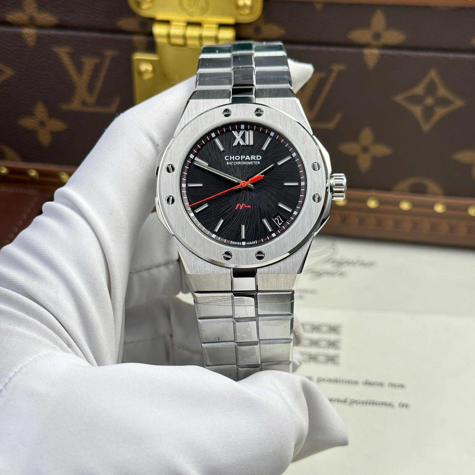 Dong-Ho-Chopard-Alpine-Eagle-298600-Replica-11-Mat-Den-Kim-Do-Nha-May-GH-41mm-3.jpg Chopard Alpine Eagle 298600 Replica Watches Black Dial GH Factory 41mm - Image 1