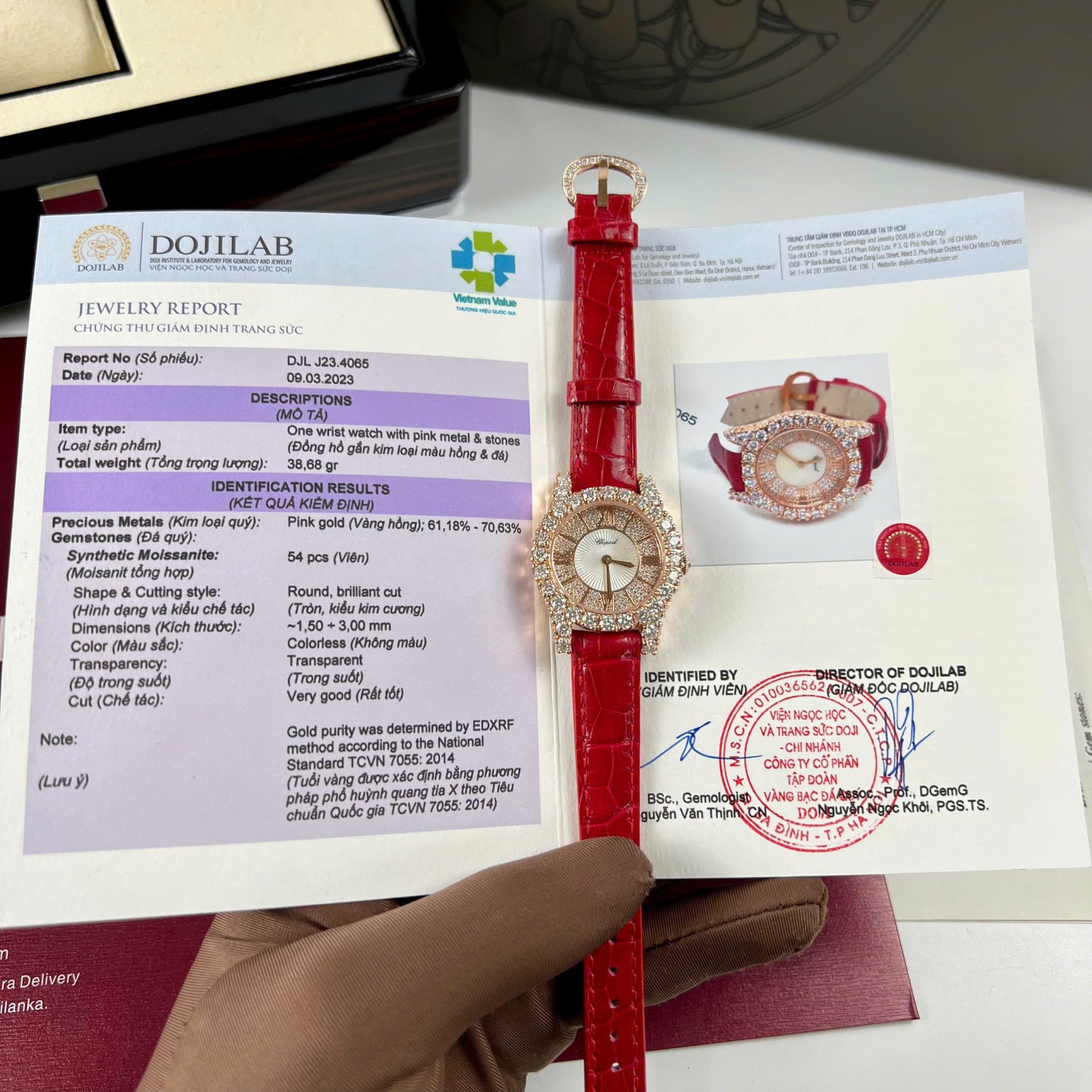 Dong-Ho-Chopard-LHeure-Che-Tac-Boc-Vang-18K-Dinh-Kim-Cuong-Moissanite-36mm-4.jpg Chopard L-Heure Best Replica Watch 18K Gold Wrapped + Diamonds Moissanite Custom 36mm - Image 1