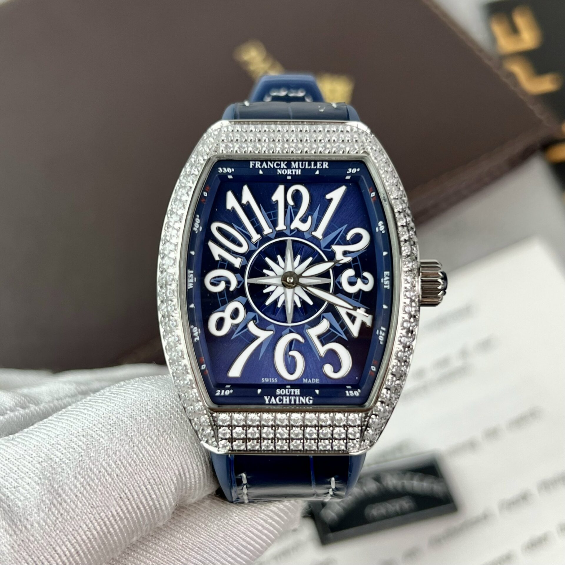 Dong-Ho-Franck-Muller-V32-Nu-Mau-Xanh-Duong-Dinh-Da-Nha-May-ABF-36mm-8.jpg Franck Muller V32 Replica Watch Blue Dial ABF Factory 36mm - Image 1