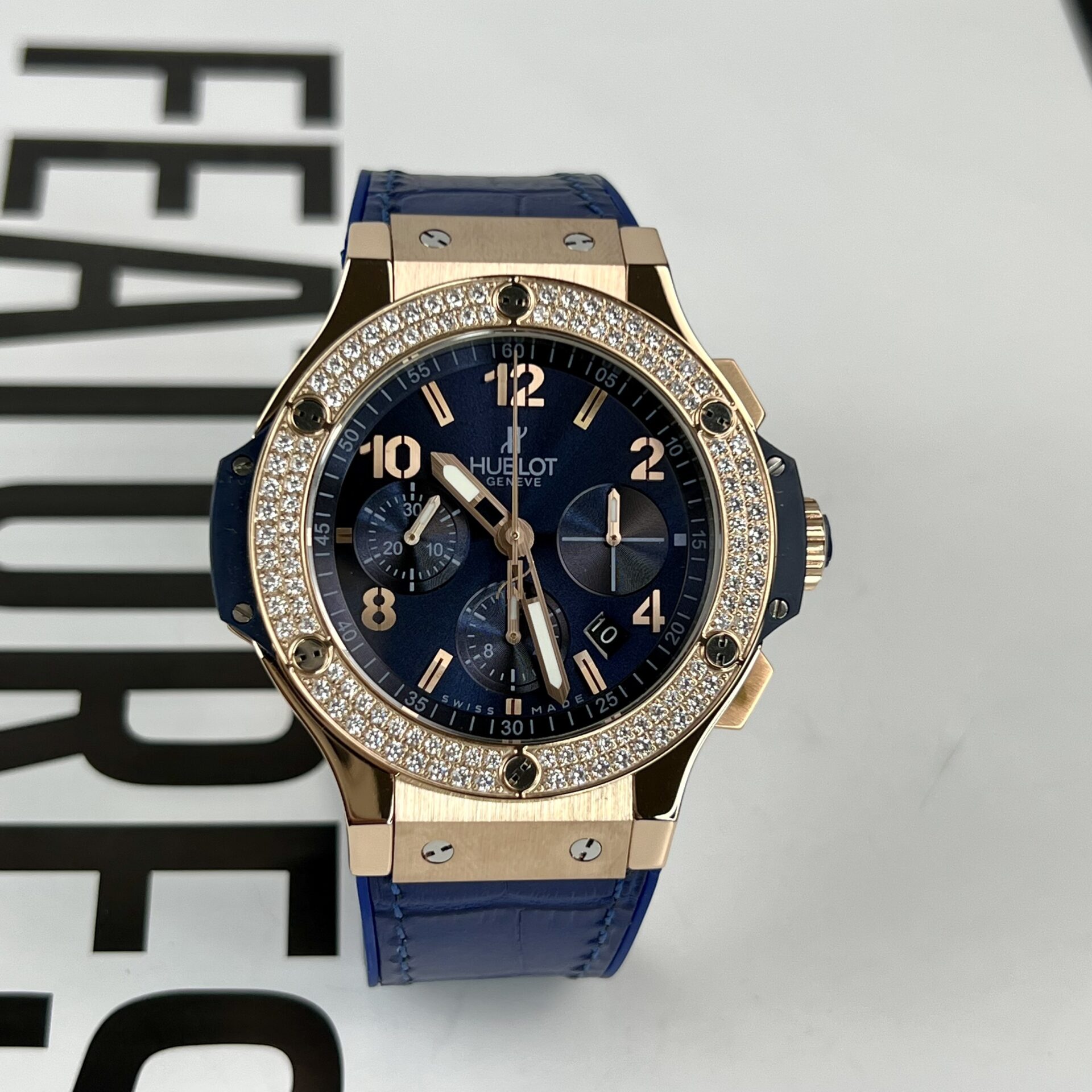 Dong-Ho-Hublot-Big-Bang-Chronograph-King-Gold-Replica-Cao-Cap-44mm-2.jpg Hublot Replica Watch Big Bang Chronograph King Gold Blue Dial 44mm - Image 1