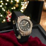 Hublot Big Bang One Click Black Dial Replica Watches Gold Wrapped + Moissanite Diamonds Baguette 39mm - Image 2