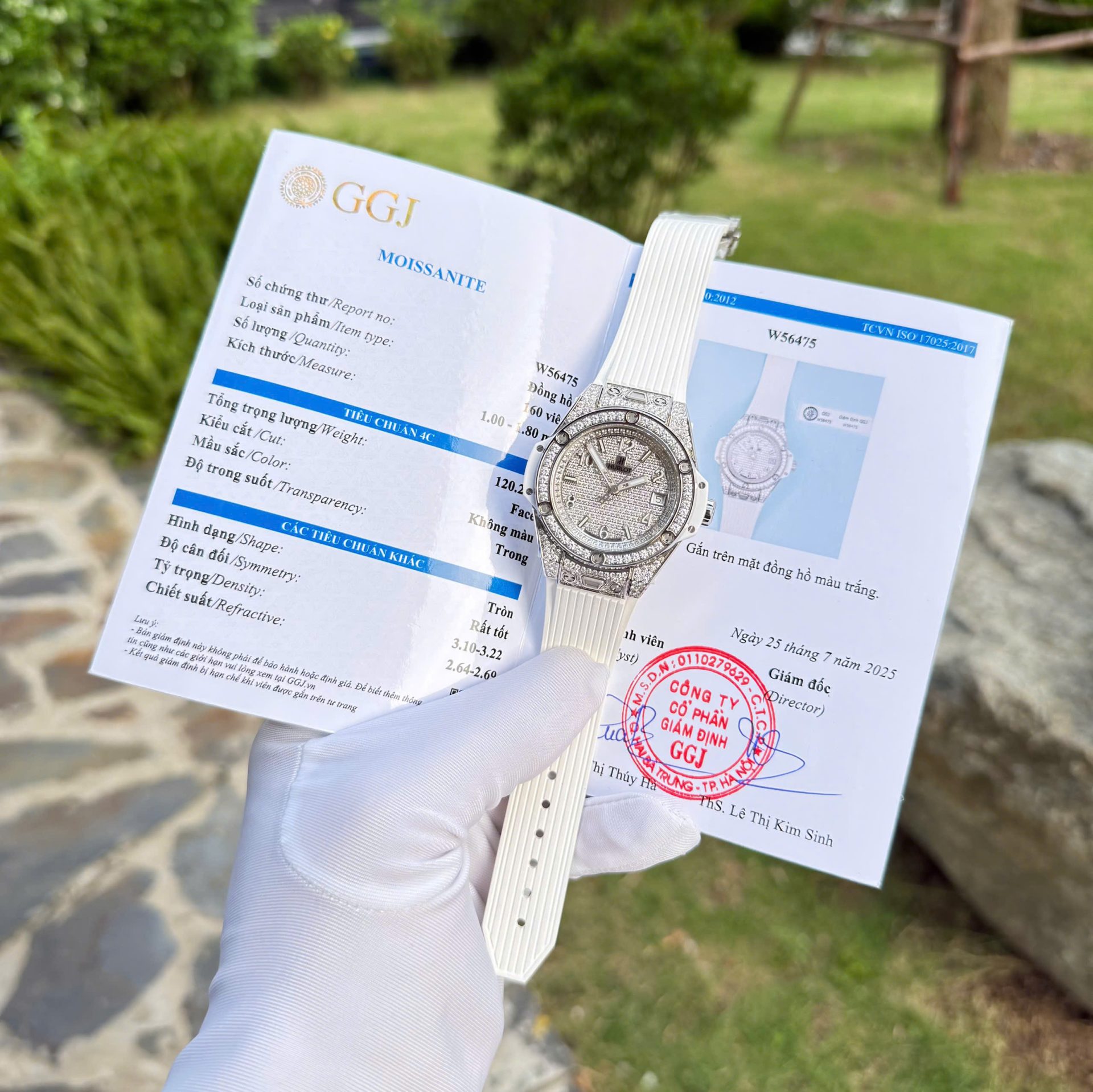 Dong-Ho-Hublot-Big-Bang-One-Click-Mau-Trang-Che-Tac-Dinh-Full-Kim-Cuong-Moissanite-39mm-11.jpg Hublot Big Bang One Click White Imitation Watches Custom Full Moissanite Diamonds 39mm - Image 1