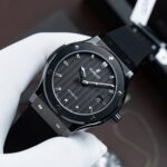 Hublot Classic Fusion Ceramic Replica Watch Carbon Dial Rubber Strap 42mm - Image 2