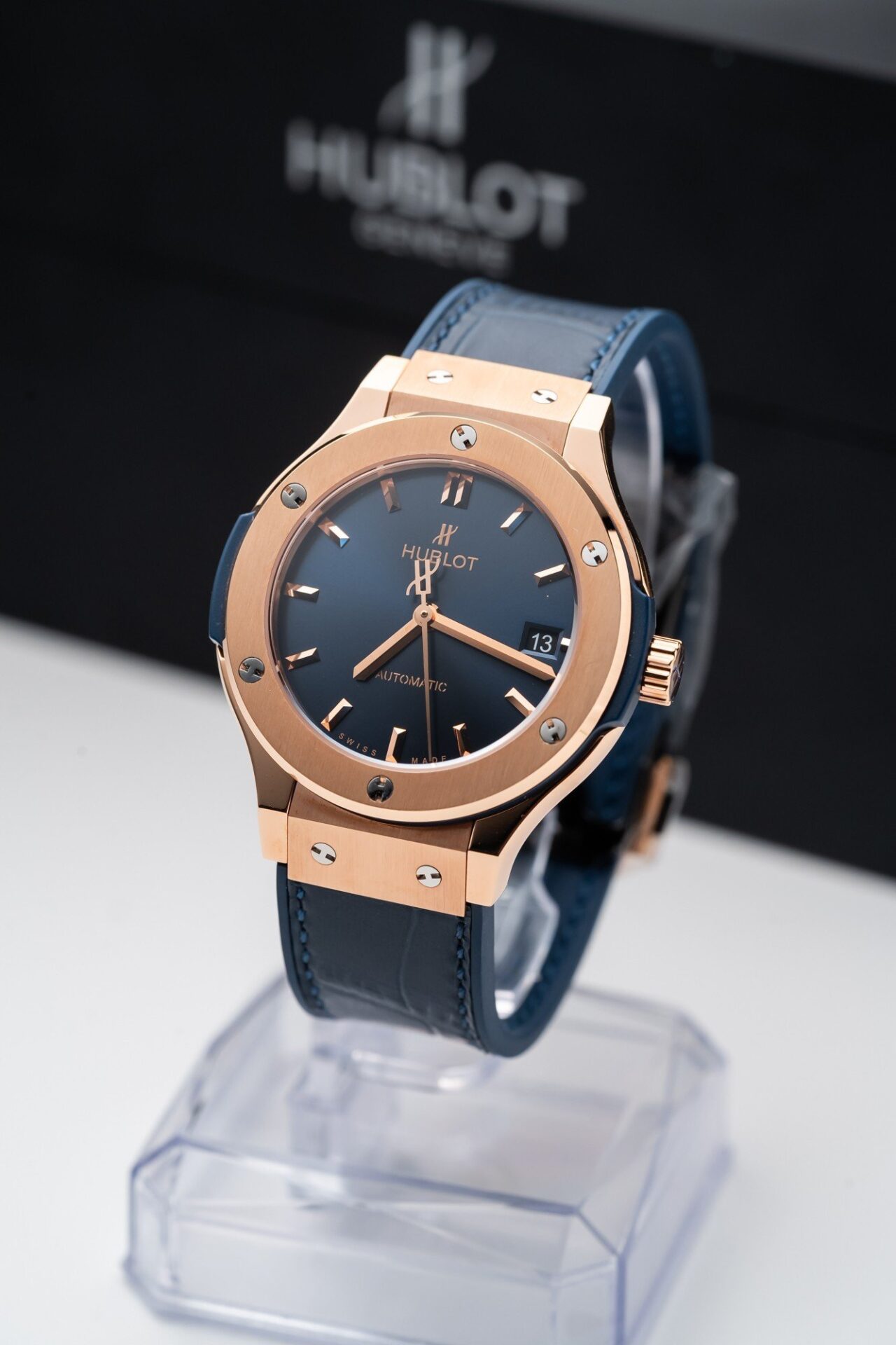 Dong-Ho-Hublot-Classic-Fusion-King-Gold-Blue-Replica-11-Nha-May-JJF-38mm-2.jpg Hublot Classic Fusion King Gold Blue Replica Watch JJF Factory 38mm - Image 1