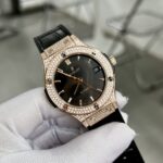 Hublot Replica Watch Classic Fusion King Gold With Diamonds Case HB Factory 38mm - Image 3