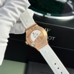 Hublot Classic Fusion King Gold Replica Watch Womens White HB Factory 33mm - Image 7