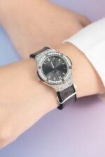 Hublot Classic Fusion Replica Watch Moissanite Diamond Hong Kong Gray Dial 33mm - Image 7