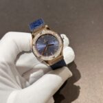 Hublot Replica 1:1 Watch With Moissanite Diamonds Blue 33mm - Image 4