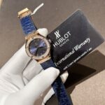 Hublot Replica 1:1 Watch With Moissanite Diamonds Blue 33mm - Image 2
