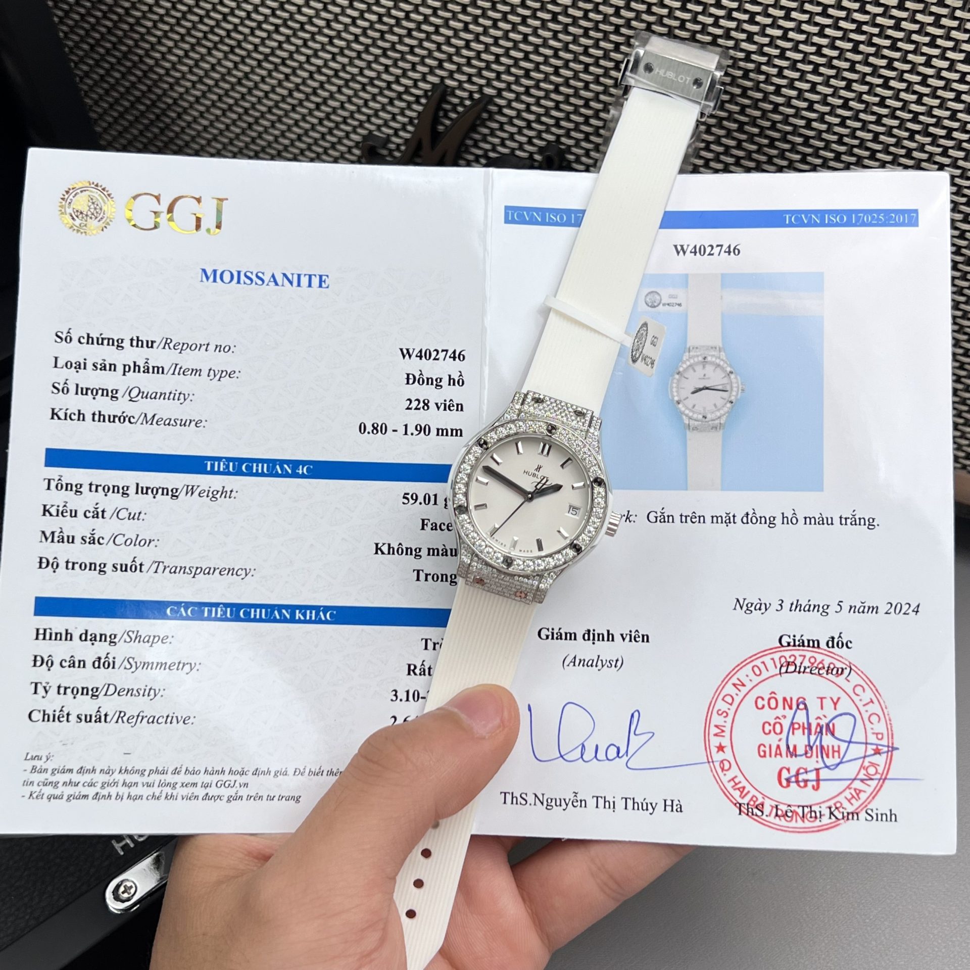 Dong-Ho-Hublot-Nu-Full-Kim-Cuong-Moissanite-Sieu-Cap-Mau-Trang-33mm-1.jpg Hublot Replica Watch Classic Fusion White Dial Custom Moissanite Diamonds 33mm - Image 1