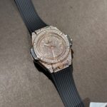Hublot Replica 1:1 Watch One Click Gold Wrapped With Full Moissanite 39mm - Image 2