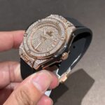 Hublot Replica 1:1 Watch One Click Gold Wrapped With Full Moissanite 39mm - Image 6