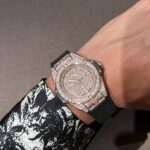 Hublot Replica 1:1 Watch One Click Gold Wrapped With Full Moissanite 39mm - Image 8