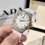 Hublot Orlinski King Gold Replica 11 Watch With Full Diamond Case White 40mm - Image 3