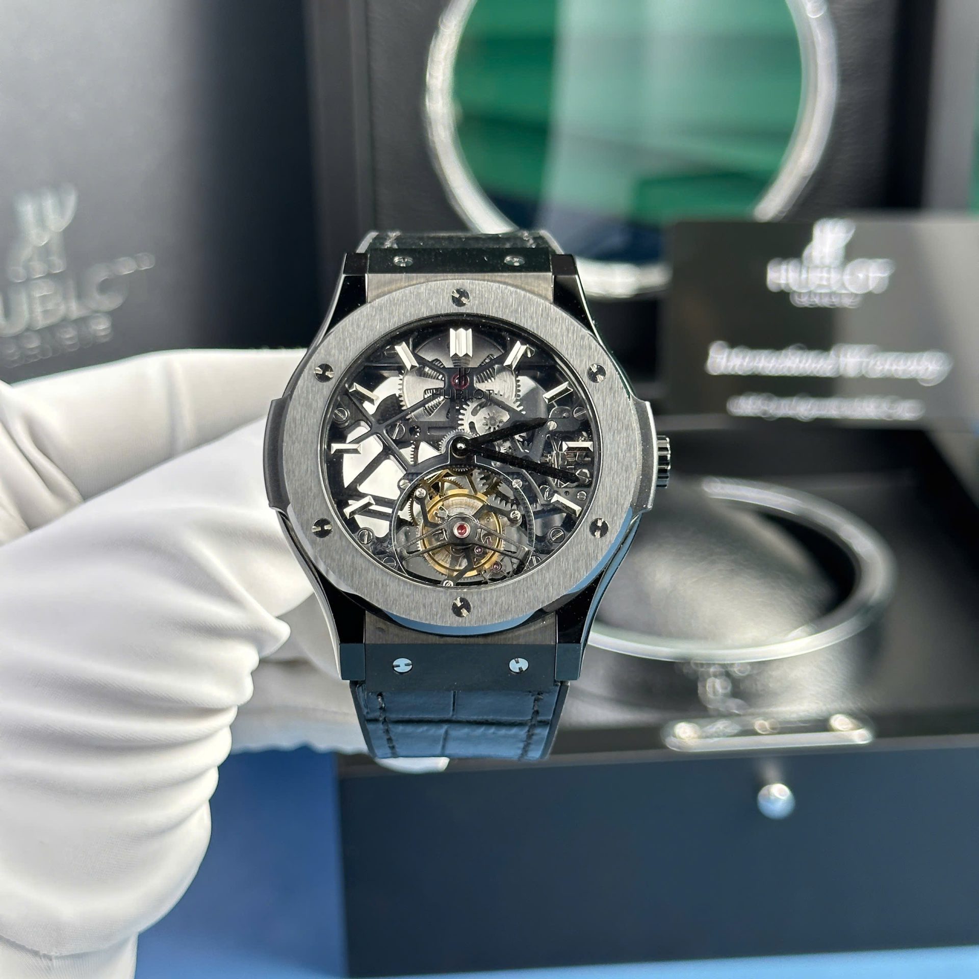 Dong-Ho-Hublot-Replica-11-Classic-Fusion-Skeleton-Tourbillon-Vo-Gom-Den-45mm-1.jpg Hublot Replica Watch Classic Fusion Skeleton Tourbillon Black Ceramic 45mm - Image 1
