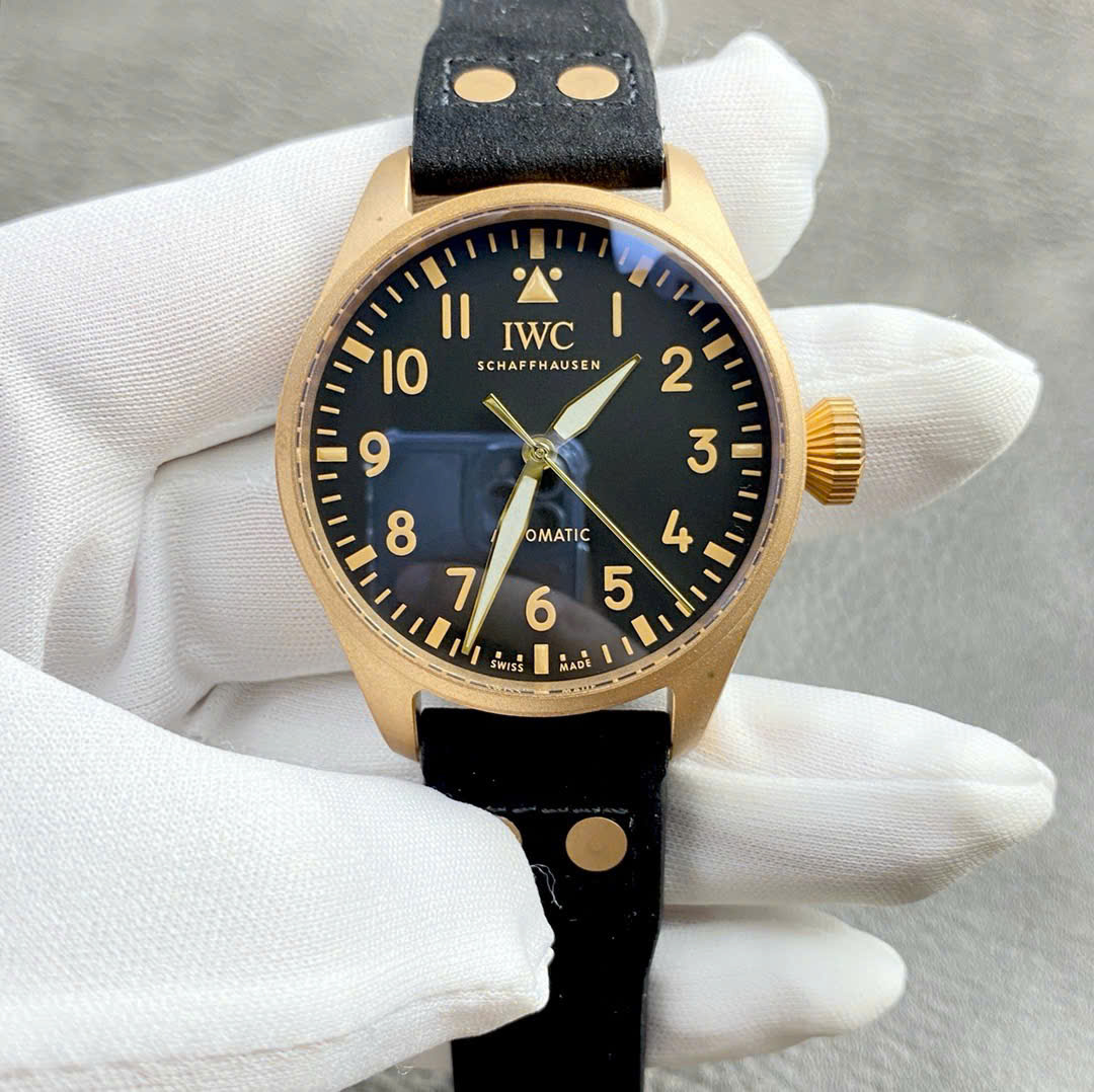 Dong-Ho-IWC-Big-Pilots-Edition-MR-Porter-Edition-IW329703-Replica-11-Ma-Vang-Hong-Mat-Den-43mm-1.jpg IWC Big Pilot-s Edition MR Porter Edition IW329703 Imitation Watches Black Dial Leather Strap 43mm - Image 1