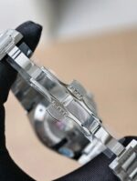 IWC Ingenieur Luxury Replica Watches Green Dial Automatic Movement V7 Factory 40mm - Image 6