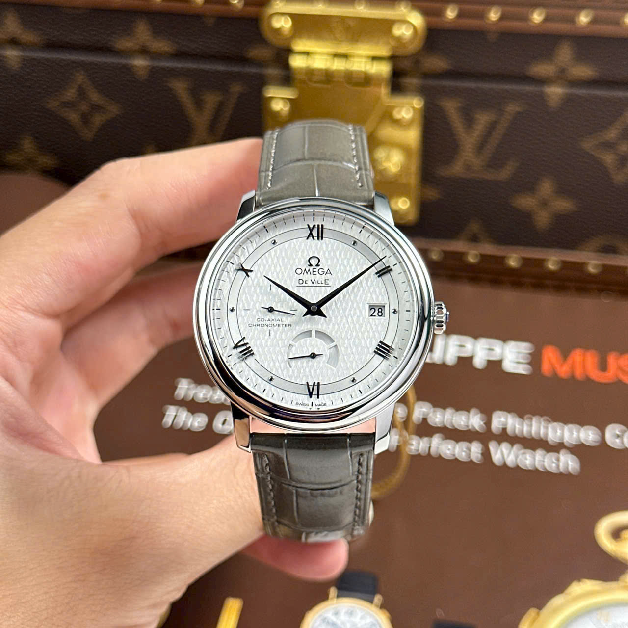Dong-Ho-Omega-De-Ville-Prestige-Power-Reserve-Rep-11-Mat-Trang-May-Co-Thuy-Sy-39-5.jpg Omega De Ville Prestige Power Reserve Replica Watches White Dial Automatic Movement 39.5mm - Image 1