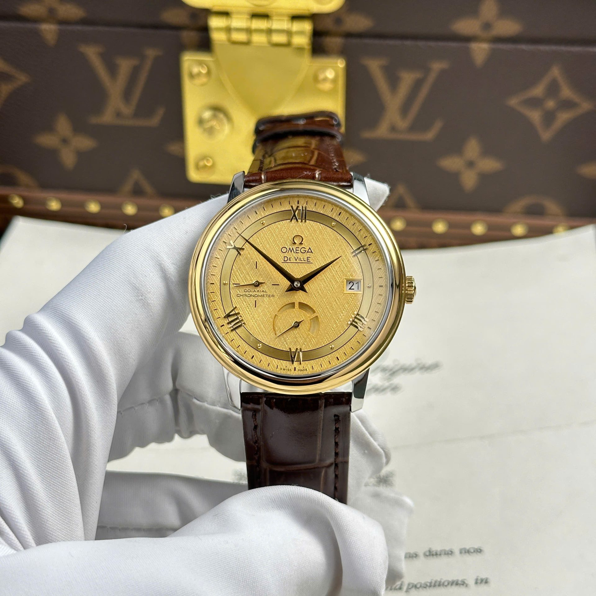 Dong-Ho-Omega-De-Ville-Prestige-Power-Reserve-Replica-11-Mat-Vang-Day-Da-39-1.jpg Omega De Ville Prestige Power Reserve Replica 11 Watch Yellow Dial Leather Strap 39.5mm - Image 1