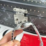 Omega Seamaster Aqua Terra 150M Luxury Fake Watches Black Dial Metal Wire VS Factory 41mm - Image 10