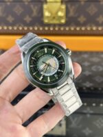 Omega Replica Watch Seamaster Aqua Terra Dial Green 43mm - Image 2
