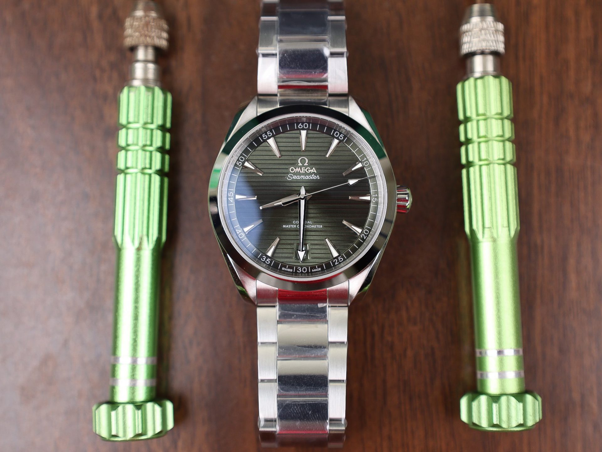 Dong-Ho-Omega-Seamaster-Aqua-Terra-Replica-11-Thuy-Sy-Day-Kim-Loai-1.jpg Omega Replica Watch Seamaster Aqua Terra Green Dial Metal Wire 41mm - Image 1