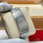 Omega Seamaster Diver 300M Replica Watches White Dial Metal Wire VS Factory 42mm - Image 9