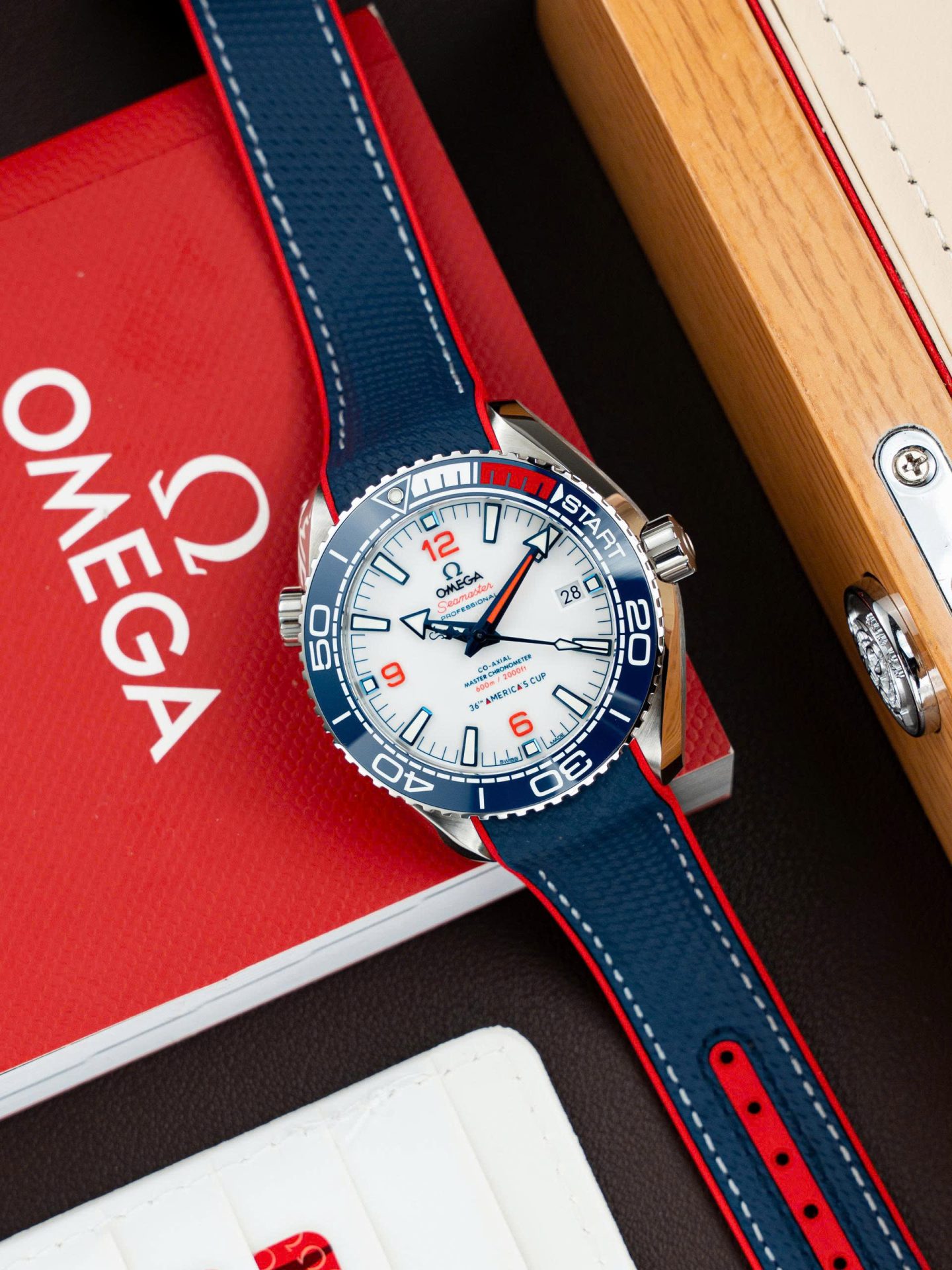 Dong-Ho-Omega-Seamaster-Planet-Ocean-600M-Replica-11-Mat-Trang-Day-Cao-Su-Xuong-VS-435mm-6.jpg Omega Seamaster Planet Ocean 600M Replica Watches White Dial Rubber Strap VS Factory 43.5mm - Image 1