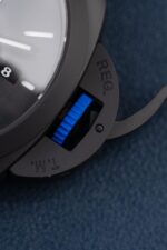 Panerai Luminor GMT PAM1176 Carbon Copies Watches Fabic Strap VS Factory 44mm - Image 12