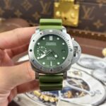 Panerai Submersible PAM01055 Replica Watches Green Dial Automatic Movement VS Factory 42mm