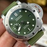 Panerai Submersible PAM01055 Replica Watches Green Dial Automatic Movement VS Factory 42mm - Image 4