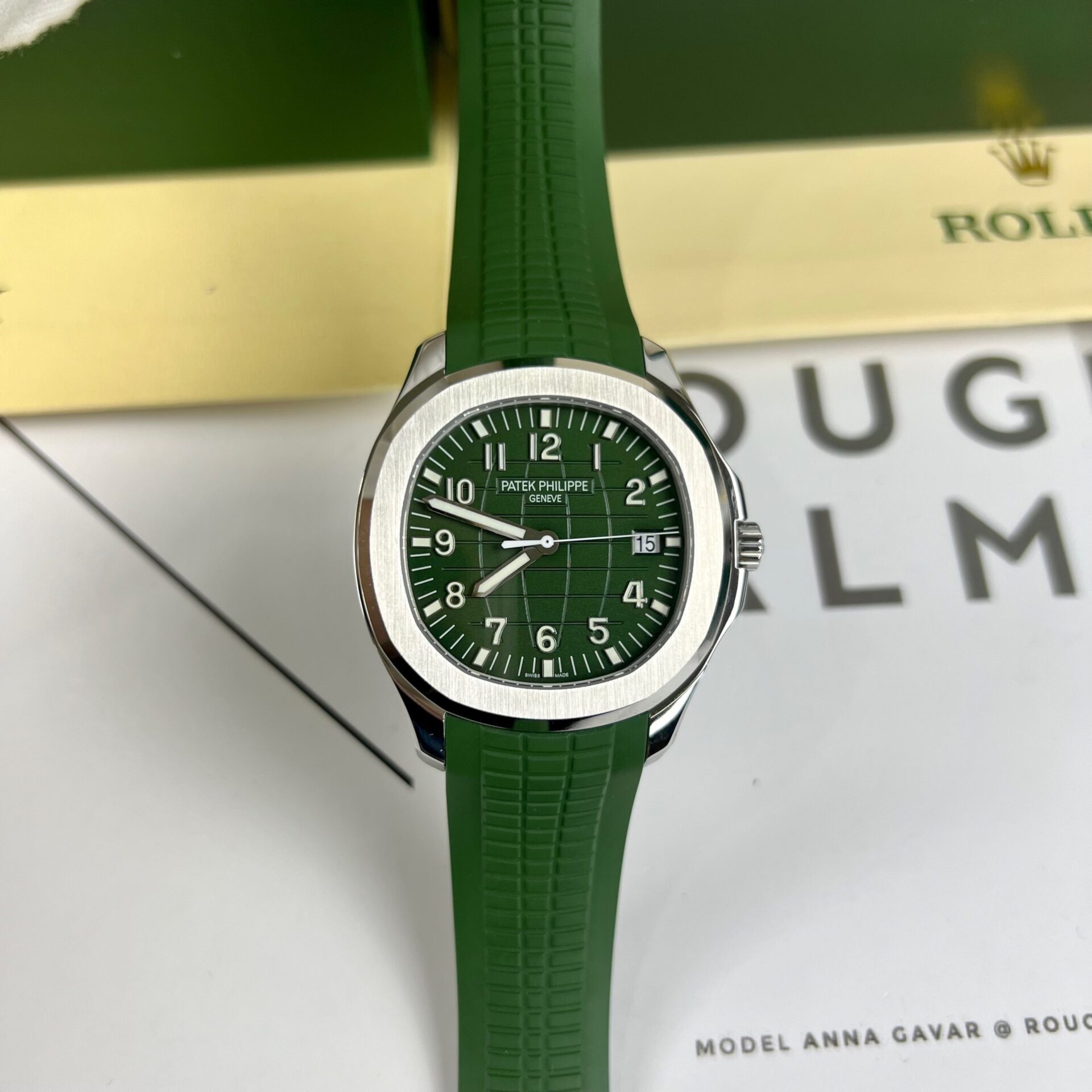 Dong-Ho-Patek-Philippe-5168G-Replica-11-Mau-Xanh-La-Cay-42-1.jpg Patek Philippe Aquanaut 5168G Replica 1:1 Watch Green 42.2mm - Image 1