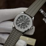 Patek Philippe Replica Watch Aquanaut 5067 Gray Dial Rubber Strap 35.6mm - Image 2
