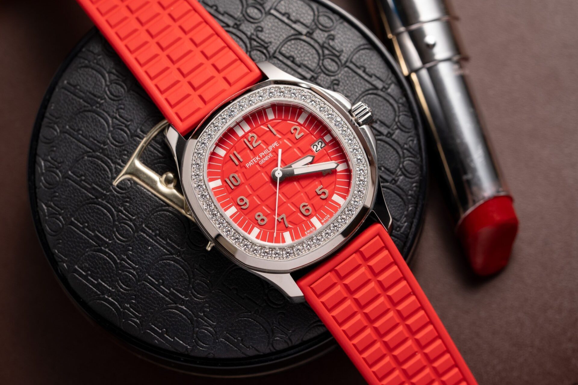 Dong-Ho-Patek-Philippe-Aquanaut-5067G-Mau-Do-Rep-11-PPF-35-2.jpg Patek Philippe Aquanaut 5067G Replica Watch Red PPF 35.6mm - Image 1