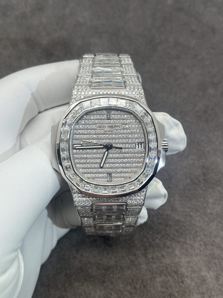 Dong-Ho-Patek-Philippe-Che-Tac-Vang-Trang-Kim-Cuong-CVD-Nautilus-5719-40mm-1.jpg Patek Philippe Best Replica Watch Nautilus 5719 Custom CVD Diamond And White Gold 40mm - Image 1