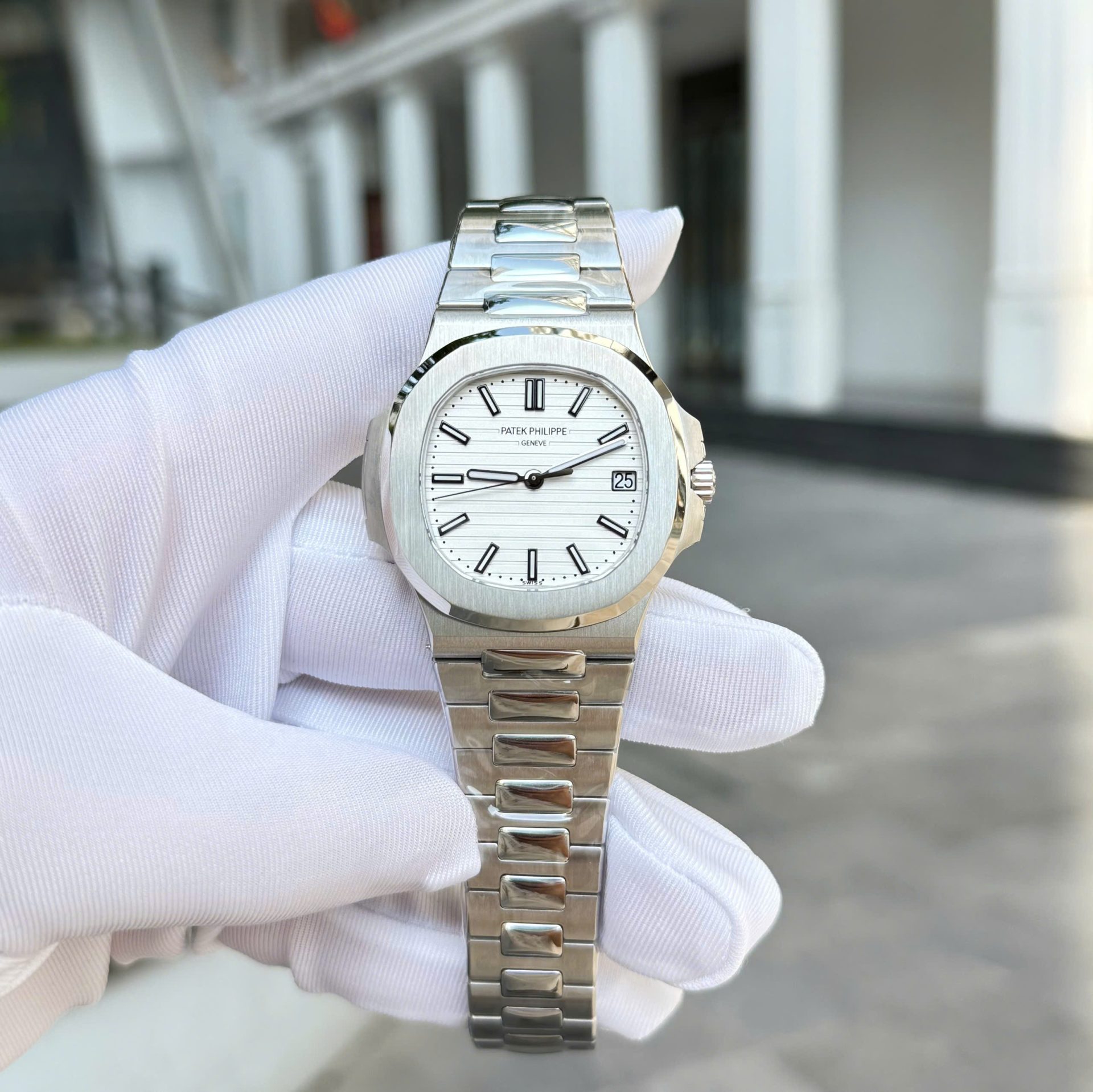 Dong-Ho-Patek-Philippe-Nautilus-5711-Che-Tac-Mat-Trang-May-Khac-Nha-May-BBF-40mm-10.jpg Patek Philippe Nautilus 5711 Best Imitation Watches White Dial Metal Wire BBF Factory 40mm - Image 1