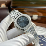 Patek Philippe Nautilus 5711 Replica Watch Refined Full Options Like Auth Top Top Quality 40mm - Image 3