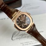 Patek Philippe Replica Watch Nautilus 5712R Chocolate Dial Gold Wrapped 40mm - Image 2